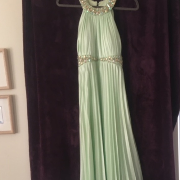 Prom Dresses and Coats - Picture 8 of 8